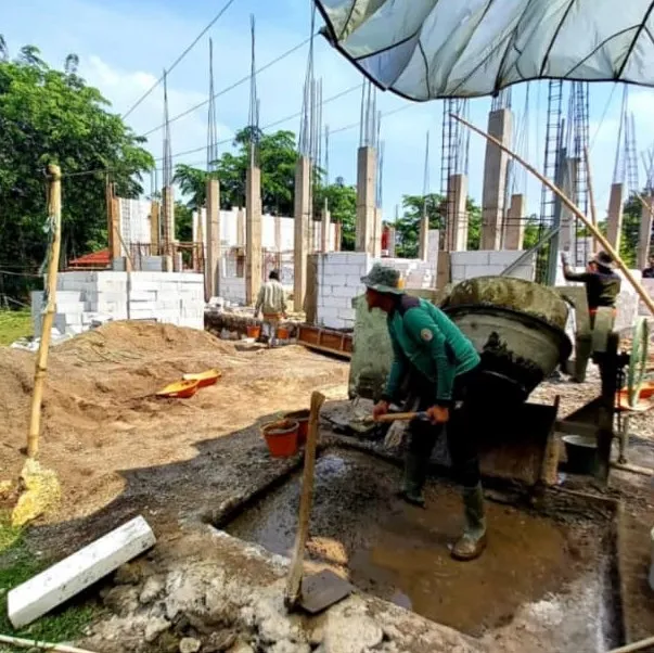 Lokasi pembangunan masjid pesantren Al-Madinah dengan kolom beton dan dinding bata ringan